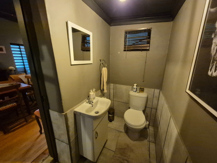 6 Bedroom Property for Sale in Dewetsdorp Free State